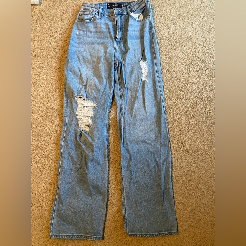 Hollister Ultra High-Rise Ripped Dad Jean